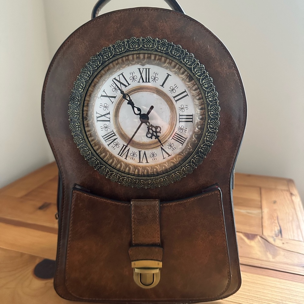 Vintage FUNCTIONING clock book bag